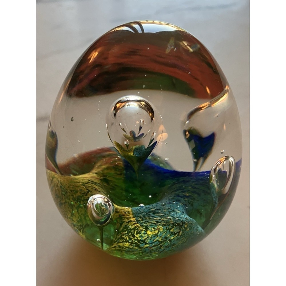 EGG SHAPED ART GLASS PAPERWEIGHT, CONTROLLED BUBBLE COLORFUL SEA BOTTOM DESIGN‎